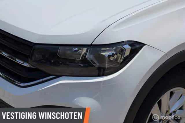 Volkswagen T-Cross (2020) thumbnail 6