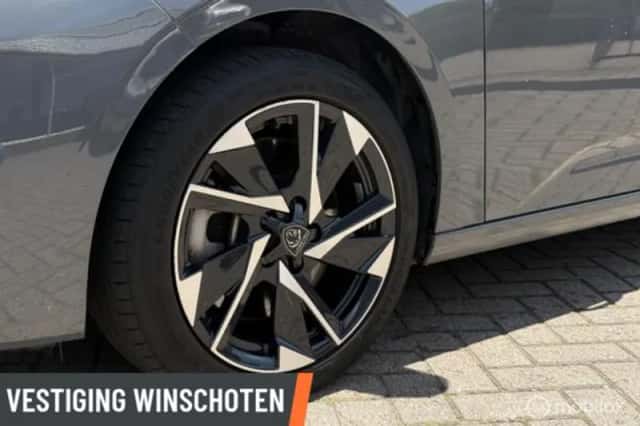 Peugeot 308 (2024) thumbnail 6