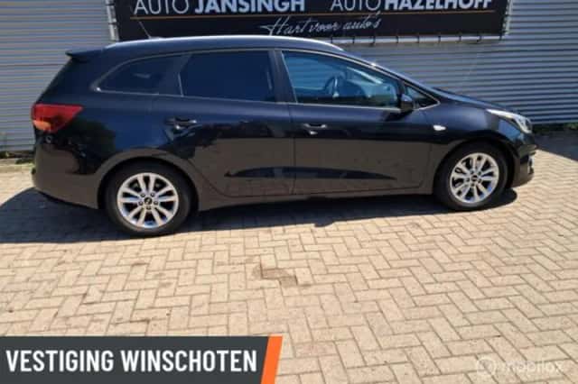 Kia Cee'd (2016) thumbnail 4