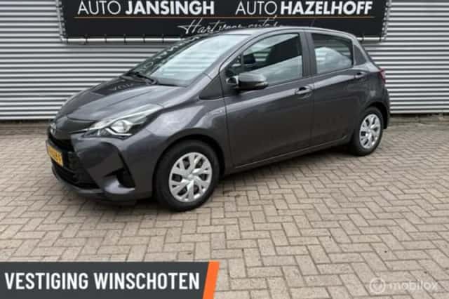 Toyota Yaris (2017) thumbnail 1