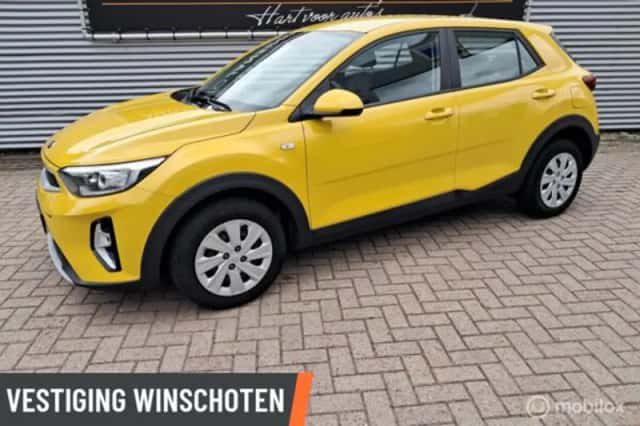 Kia Stonic (2021) thumbnail 1