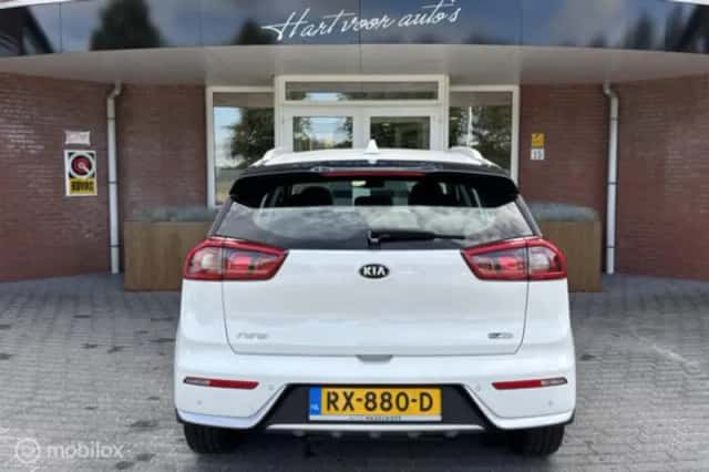 Kia Niro (2018) thumbnail 3