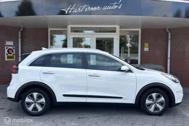 Kia Niro (2018) thumbnail 4