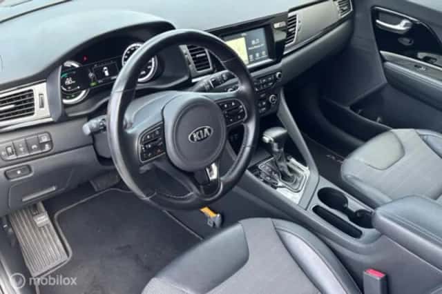 Kia Niro (2018) thumbnail 6