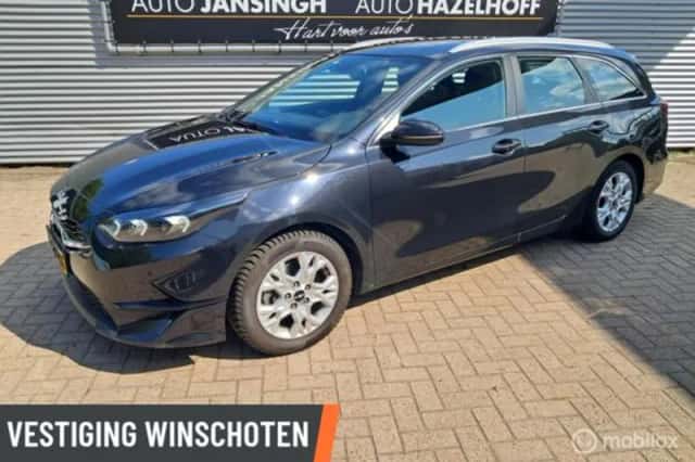 Kia Ceed (2022) thumbnail 1