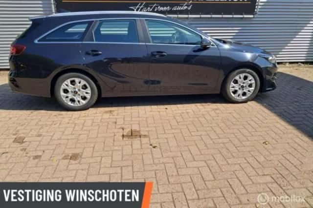 Kia Ceed (2022) thumbnail 4