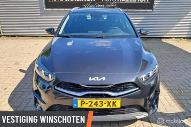 Kia Ceed (2022) thumbnail 5