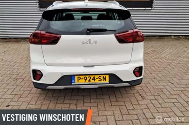 Kia Niro (2022) thumbnail 3
