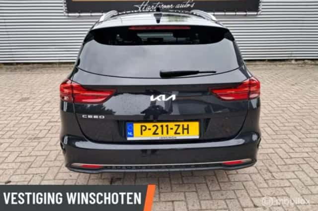 Kia Ceed (2022) thumbnail 3