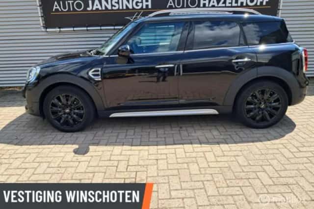 MINI Countryman (2017) thumbnail 2