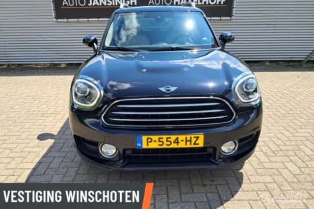 MINI Countryman (2017) thumbnail 5