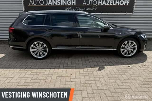 Volkswagen Passat (2015) thumbnail 4