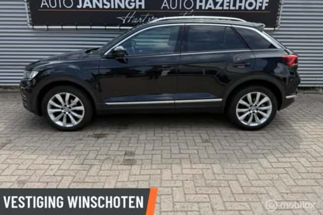 Volkswagen T-Roc (2020) thumbnail 2