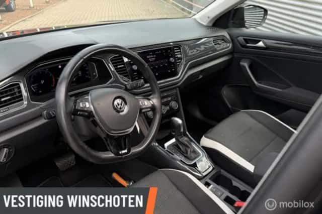 Volkswagen T-Roc (2020) thumbnail 6