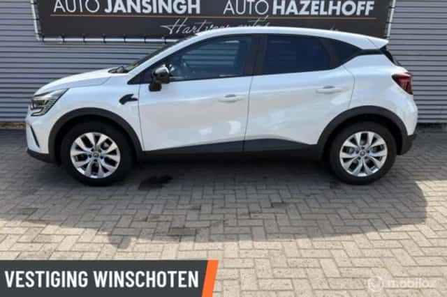 Renault Captur (2021) thumbnail 2
