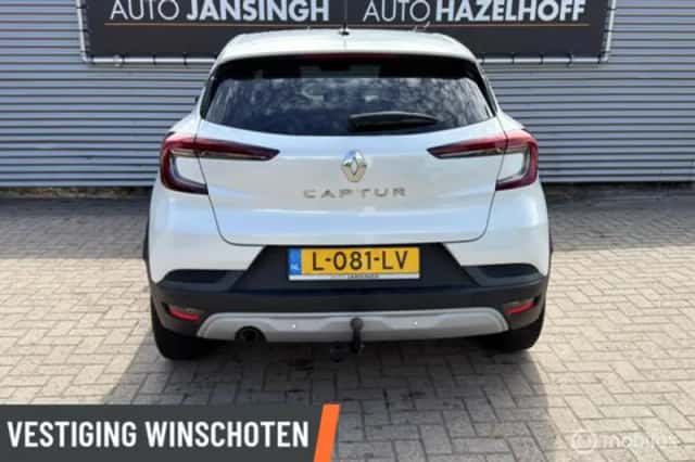 Renault Captur (2021) thumbnail 3