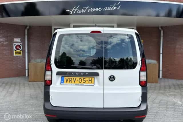 Volkswagen Caddy (2022) thumbnail 3