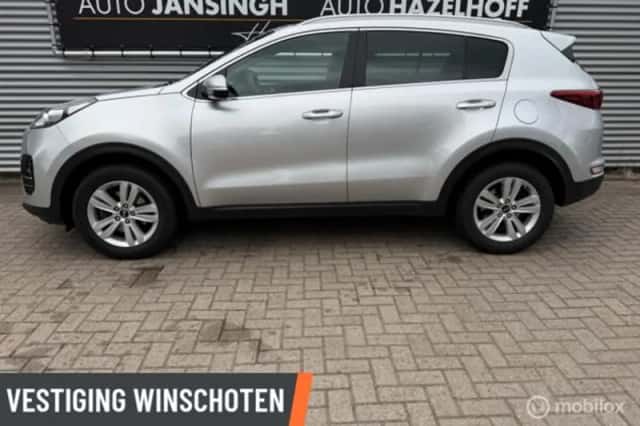 Kia Sportage (2017) thumbnail 2
