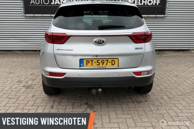 Kia Sportage (2017) thumbnail 3