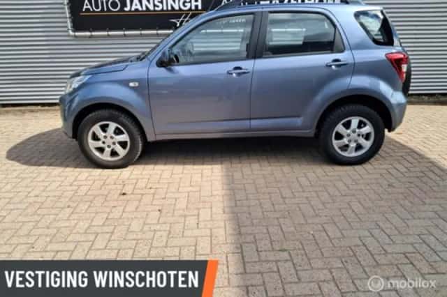 Daihatsu Terios (2008) thumbnail 2