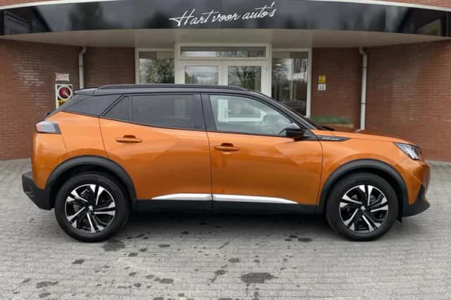 Peugeot 2008 (2020) thumbnail 4