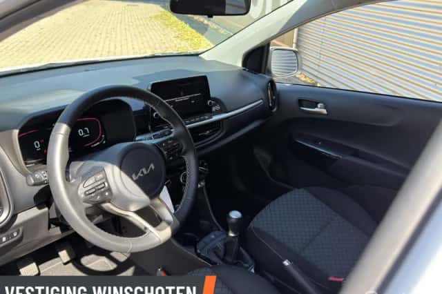 Kia Picanto (2024) thumbnail 6