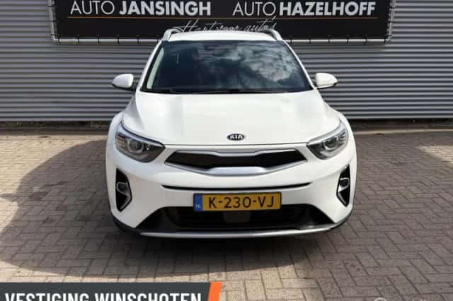Kia Stonic (2021) thumbnail 5