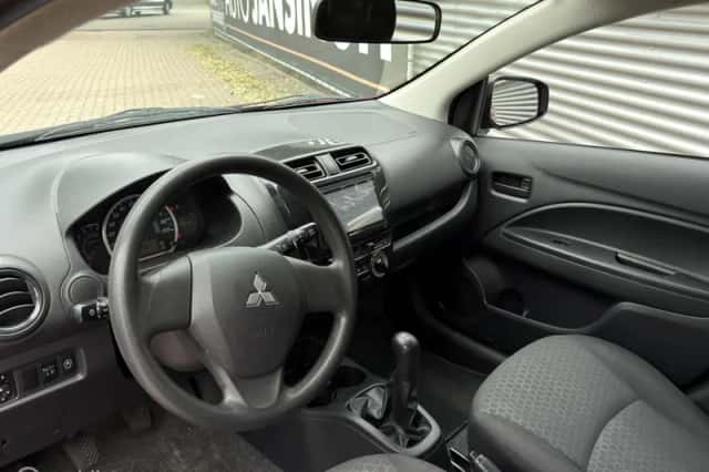 Mitsubishi Space Star (2014) thumbnail 6