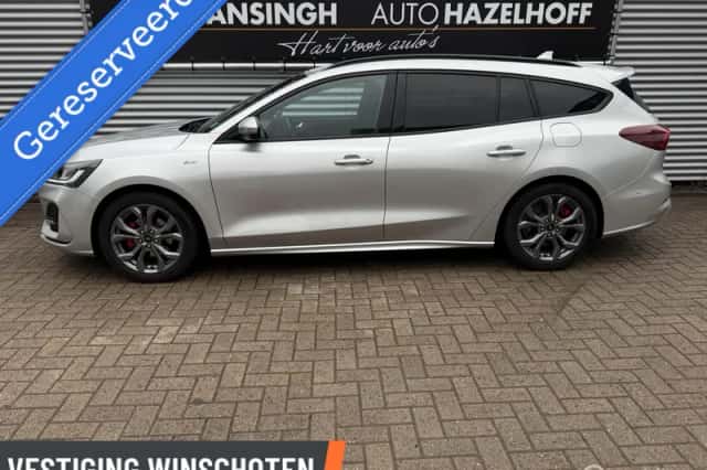Ford Focus (2022) thumbnail 2