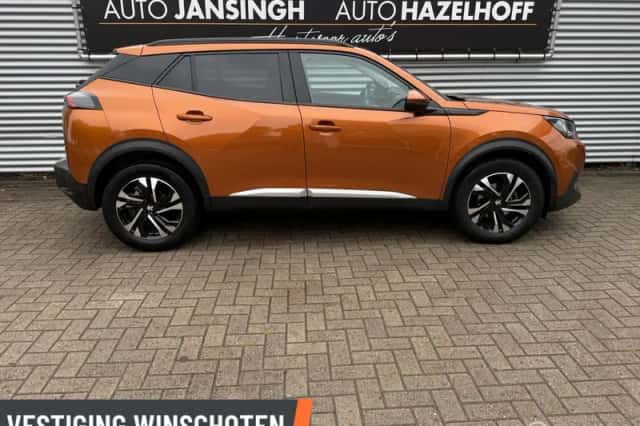 Peugeot 2008 (2020) thumbnail 4