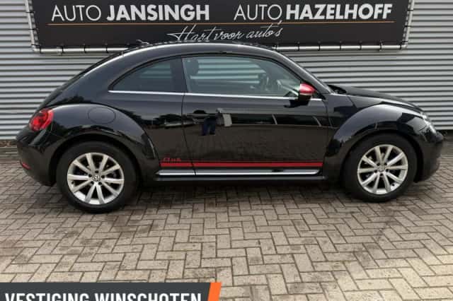Volkswagen Beetle (2016) thumbnail 4