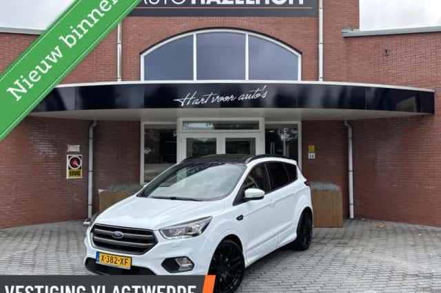 Ford Kuga (2018) thumbnail 1