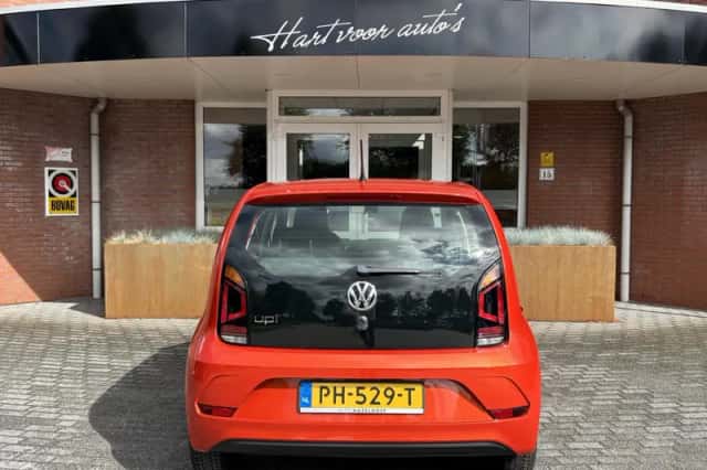 Volkswagen Up! (2017) thumbnail 3