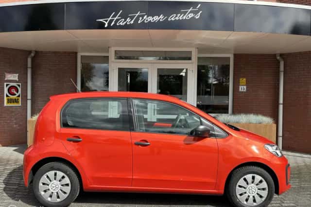 Volkswagen Up! (2017) thumbnail 4
