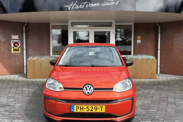 Volkswagen Up! (2017) thumbnail 5