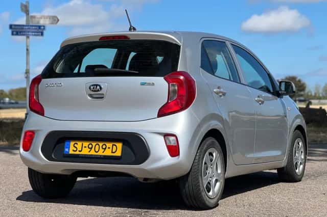 Kia Picanto (2018) thumbnail 3