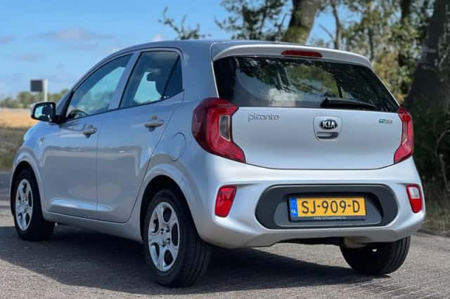 Kia Picanto (2018) thumbnail 4