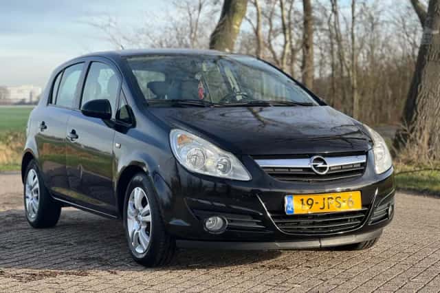 Opel Corsa (2009) thumbnail 2
