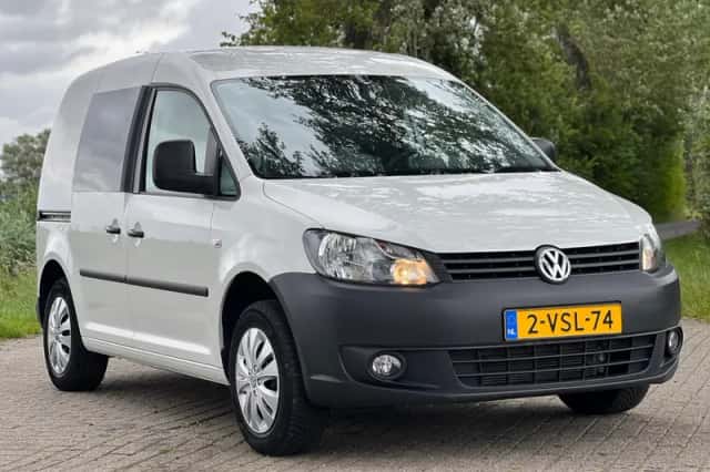 Volkswagen Caddy (2011) thumbnail 2