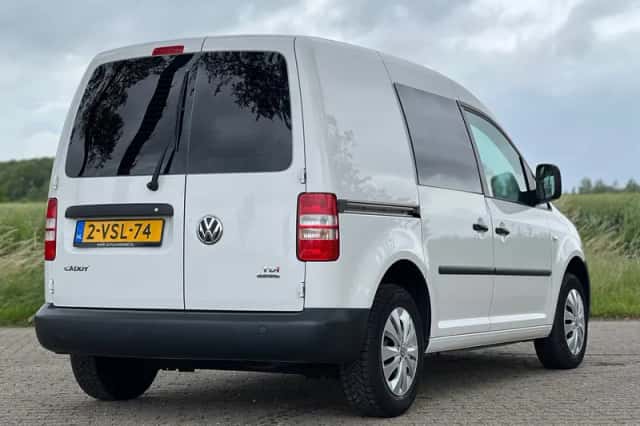 Volkswagen Caddy (2011) thumbnail 3