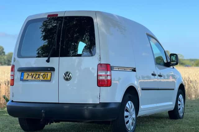 Volkswagen Caddy (2013) thumbnail 4