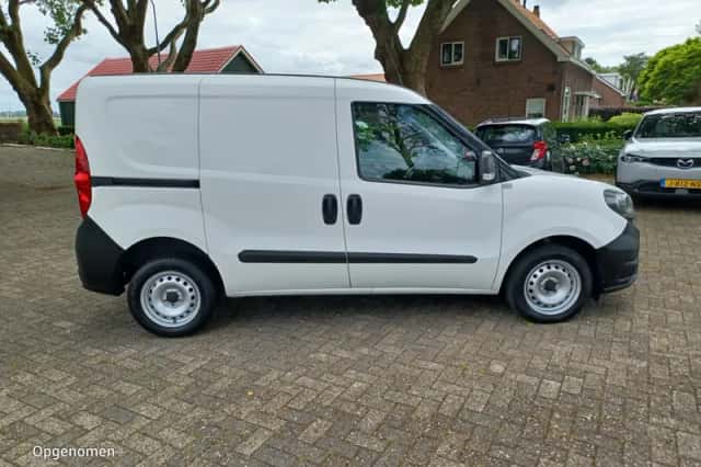 Fiat Doblò (2022) thumbnail 6