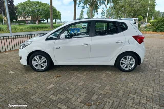 Hyundai ix20 (2011) thumbnail 2