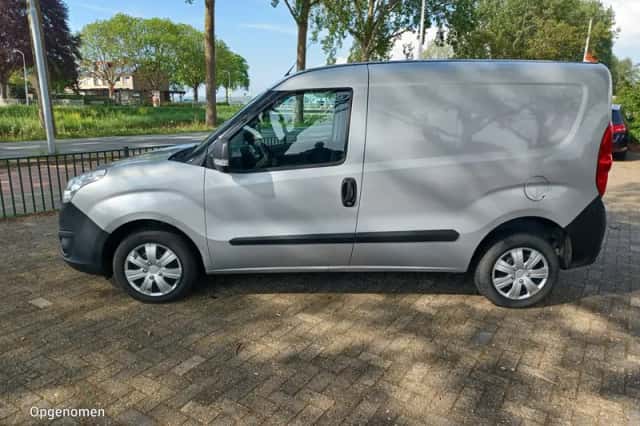 Opel Combo (2016) thumbnail 2