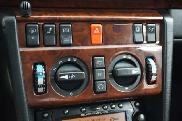 Mercedes-Benz E-Klasse (1992) thumbnail 23