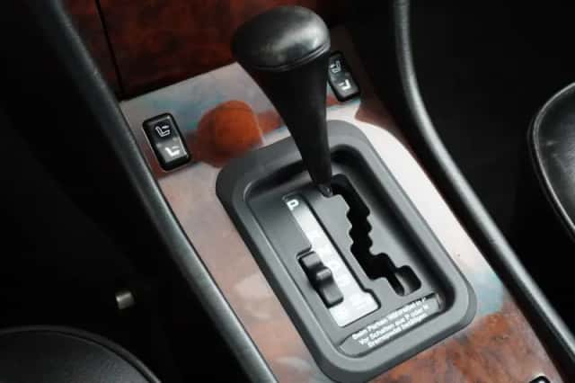 Mercedes-Benz E-Klasse (1992) thumbnail 24