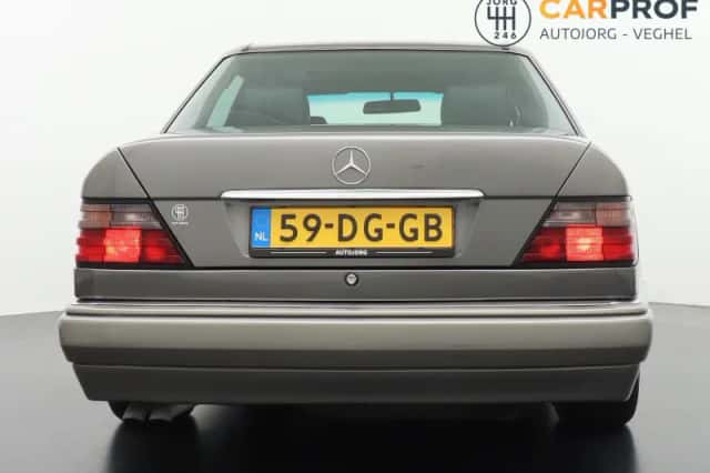 Mercedes-Benz E-Klasse (1992) thumbnail 30