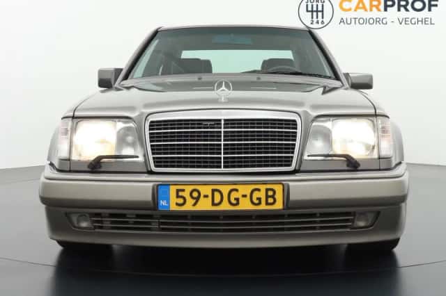 Mercedes-Benz E-Klasse (1992) thumbnail 32
