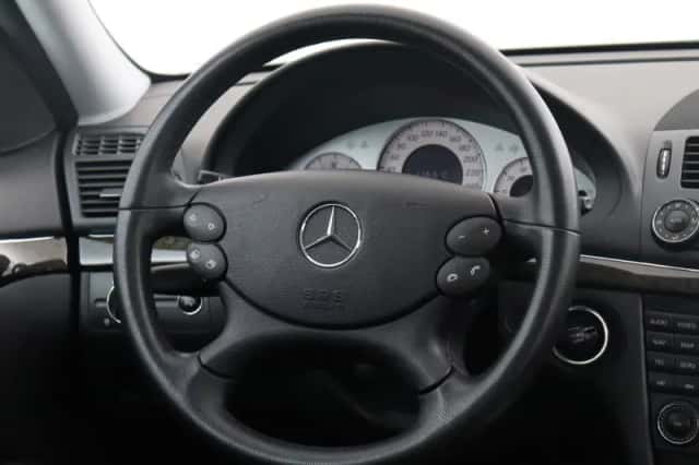 Mercedes-Benz E-Klasse (2006) thumbnail 9