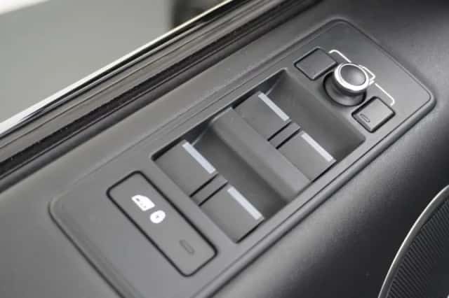 Land Rover Range Rover Sport (2017) thumbnail 21
